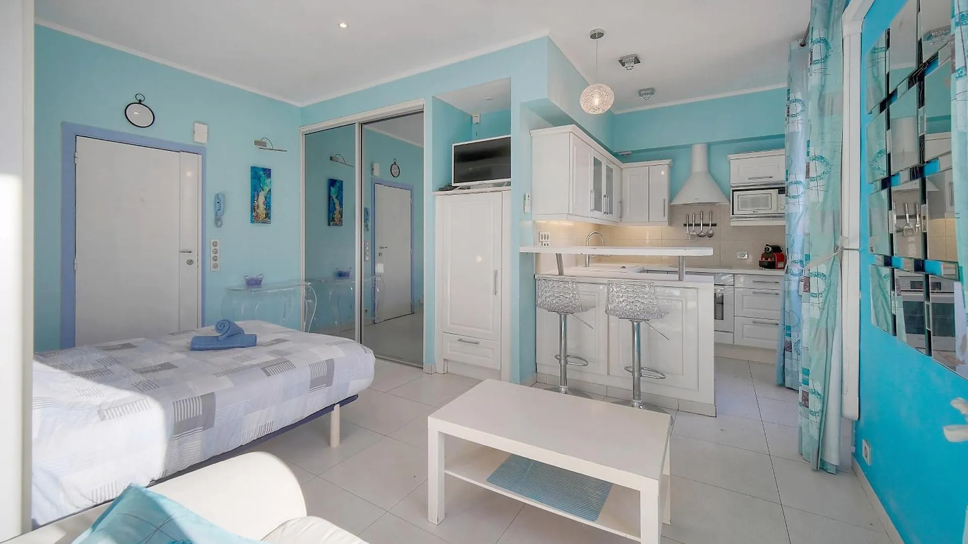 Le Ina-Ultra Centre-Charmant-Vca Cannes 0*,  France